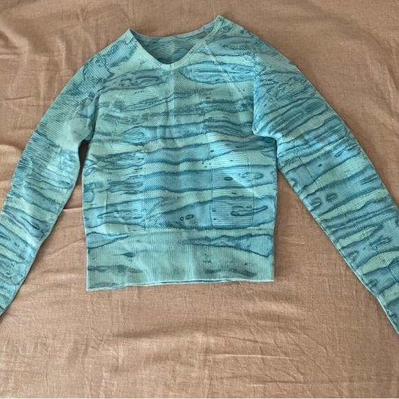 Nux One by One Long Sleeve Crop Top - Picture 2 of 4